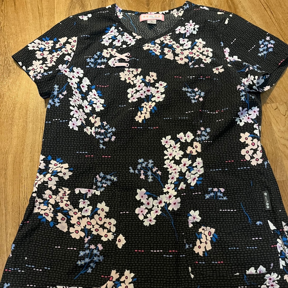S black and floral scrub top